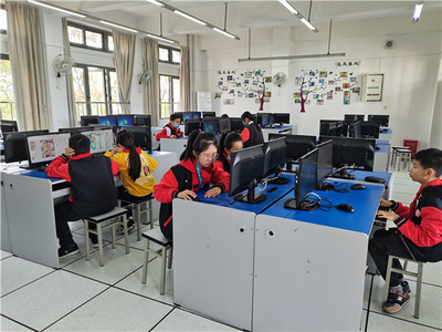 成都市文翁實驗小學 當技術成為畫筆，思想在平面設計中綻放